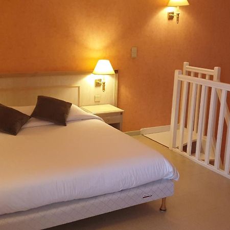 Logis L'Auberge Bourbonnaise Saint-Yorre エクステリア 写真