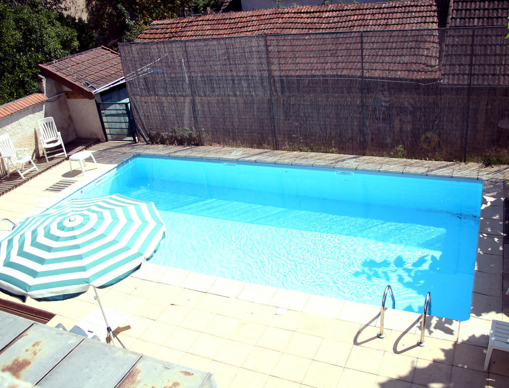 Logis L'Auberge Bourbonnaise Saint-Yorre エクステリア 写真