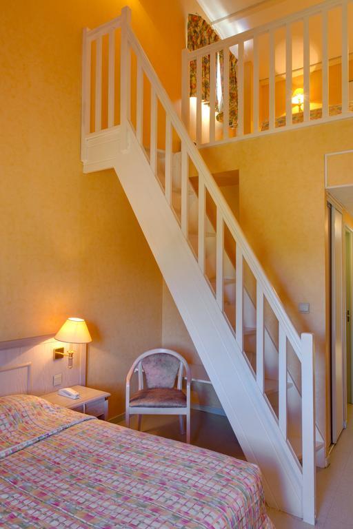 Logis L'Auberge Bourbonnaise Saint-Yorre エクステリア 写真