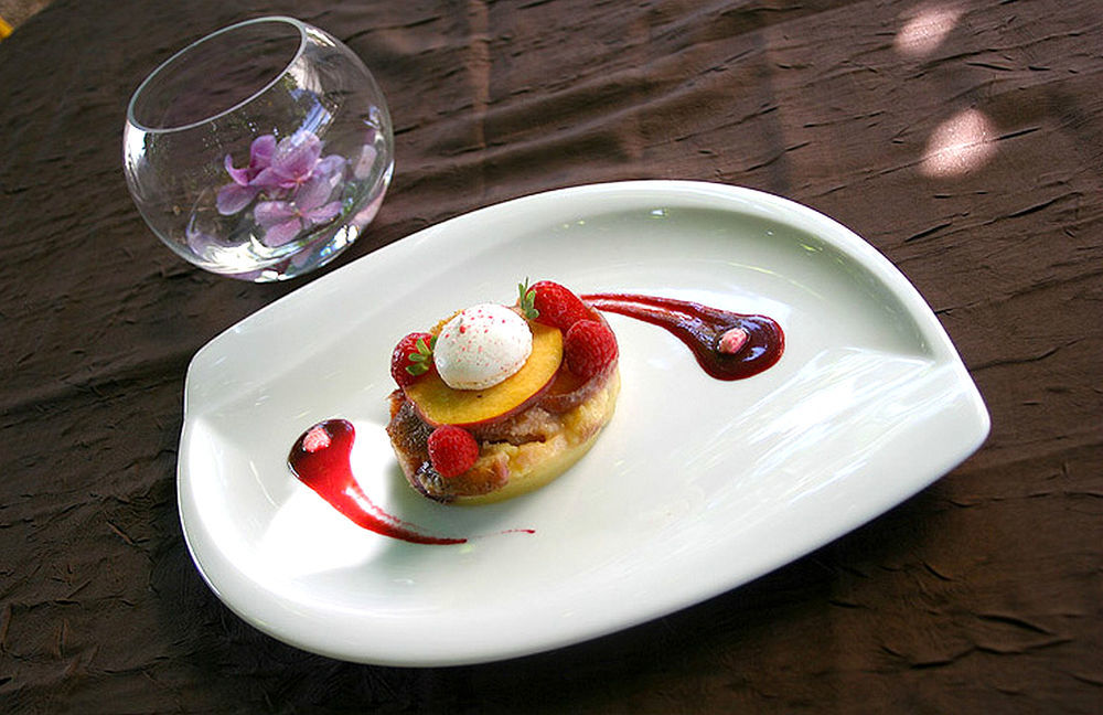 Logis L'Auberge Bourbonnaise Saint-Yorre エクステリア 写真